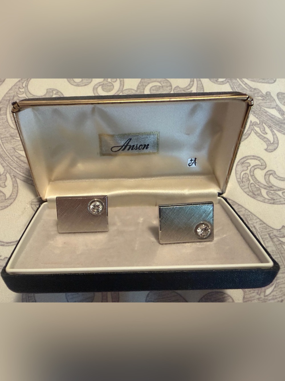 Vintage Anson Textured Silver Plated
Rock Crystal Cufflinks W/Original Box + 🎁